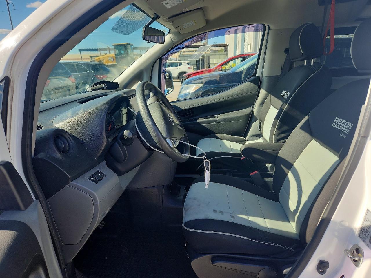 2020 NISSAN NV200 SV photo 13