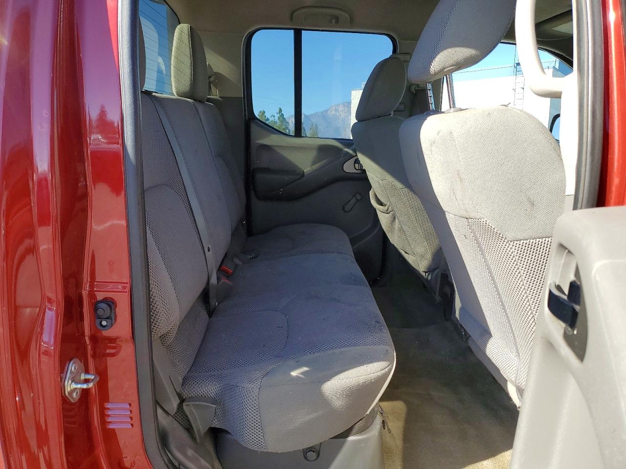 2017 NISSAN FRONTIER S photo 10