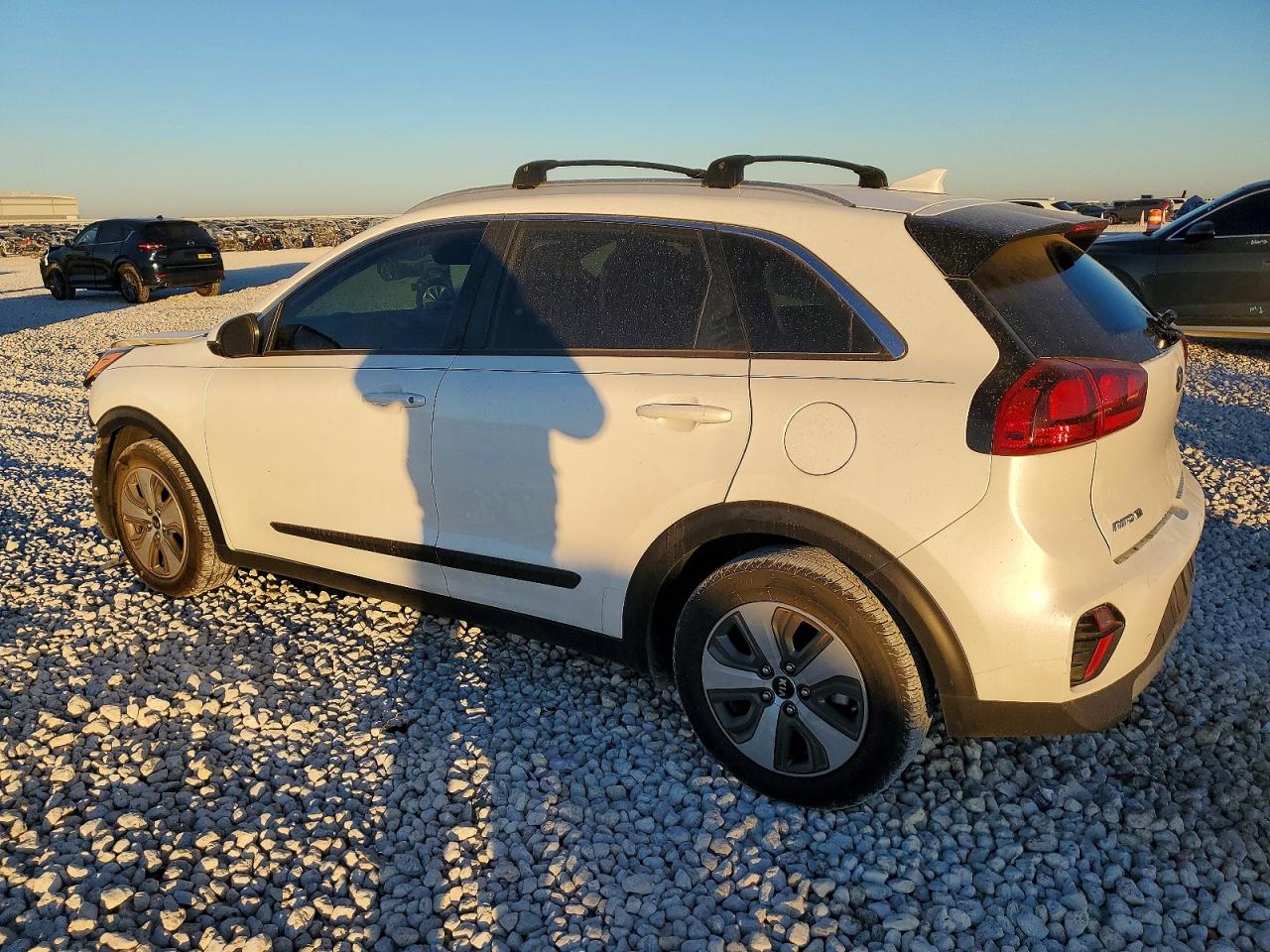 2021 KIA NIRO LX photo 3