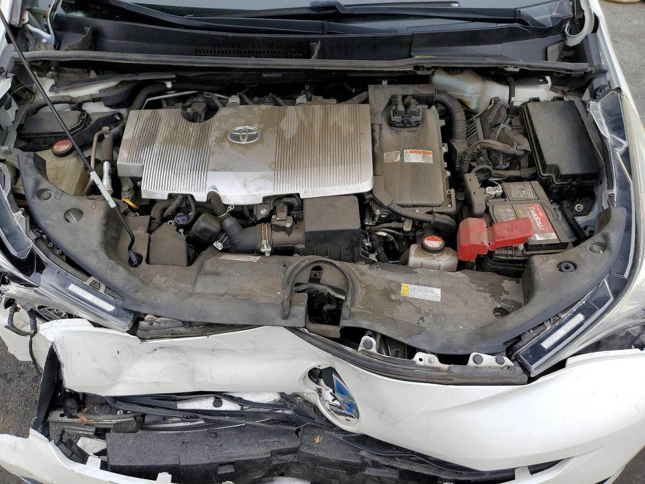 2016 TOYOTA PRIUS photo 11