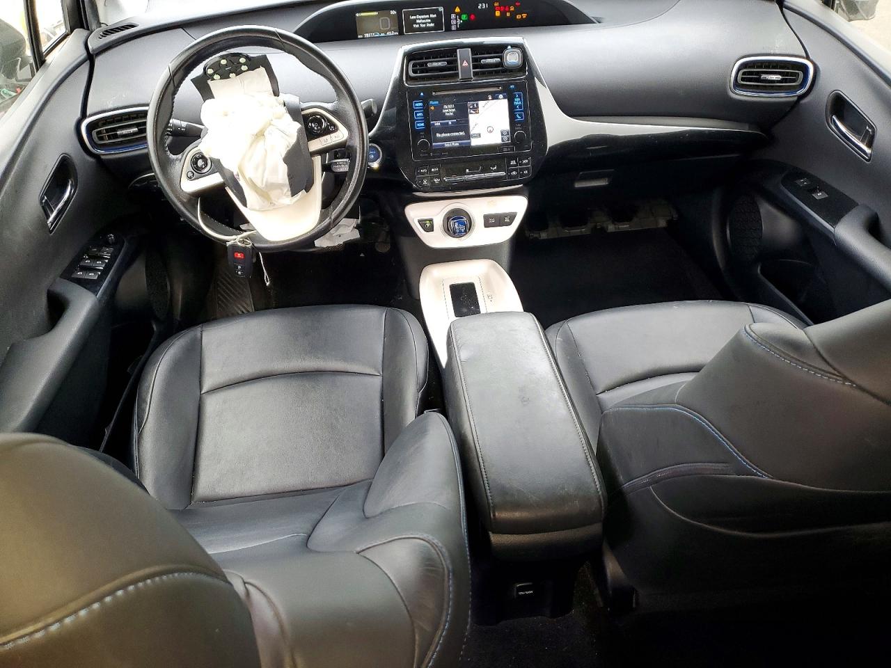 2016 TOYOTA PRIUS photo 8