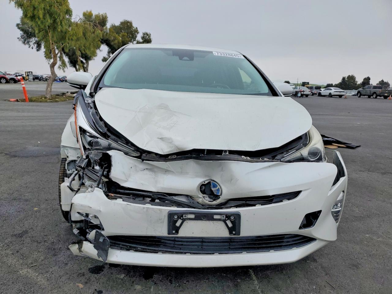 2016 TOYOTA PRIUS photo 5