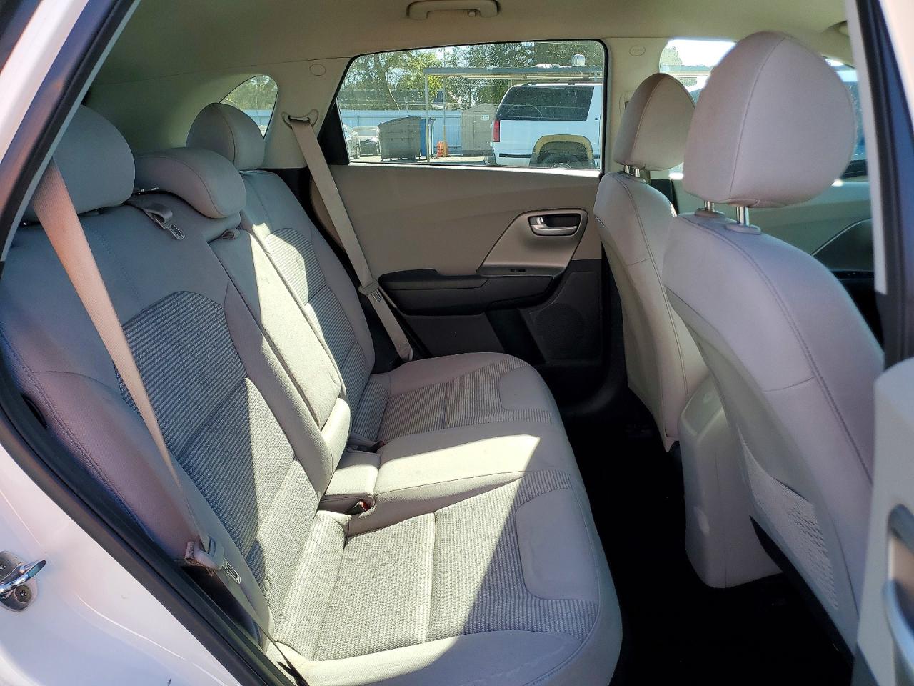 2018 KIA NIRO LX photo 11