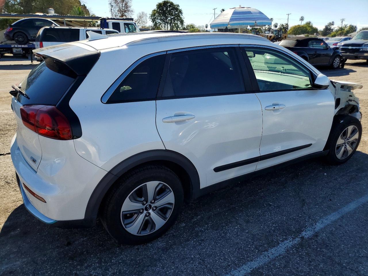 2018 KIA NIRO LX photo 3