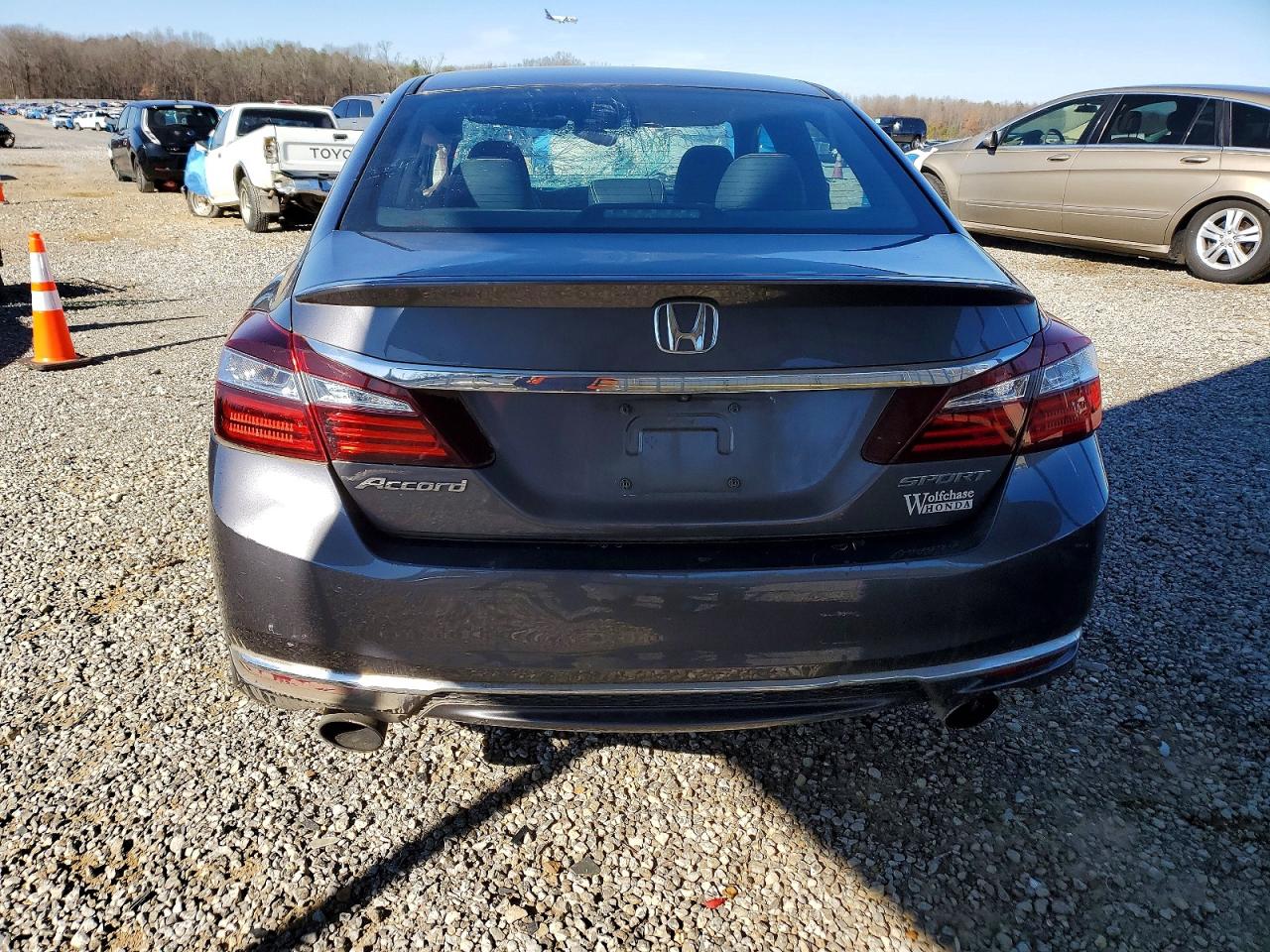 2017 HONDA ACCORD SPORT photo 16