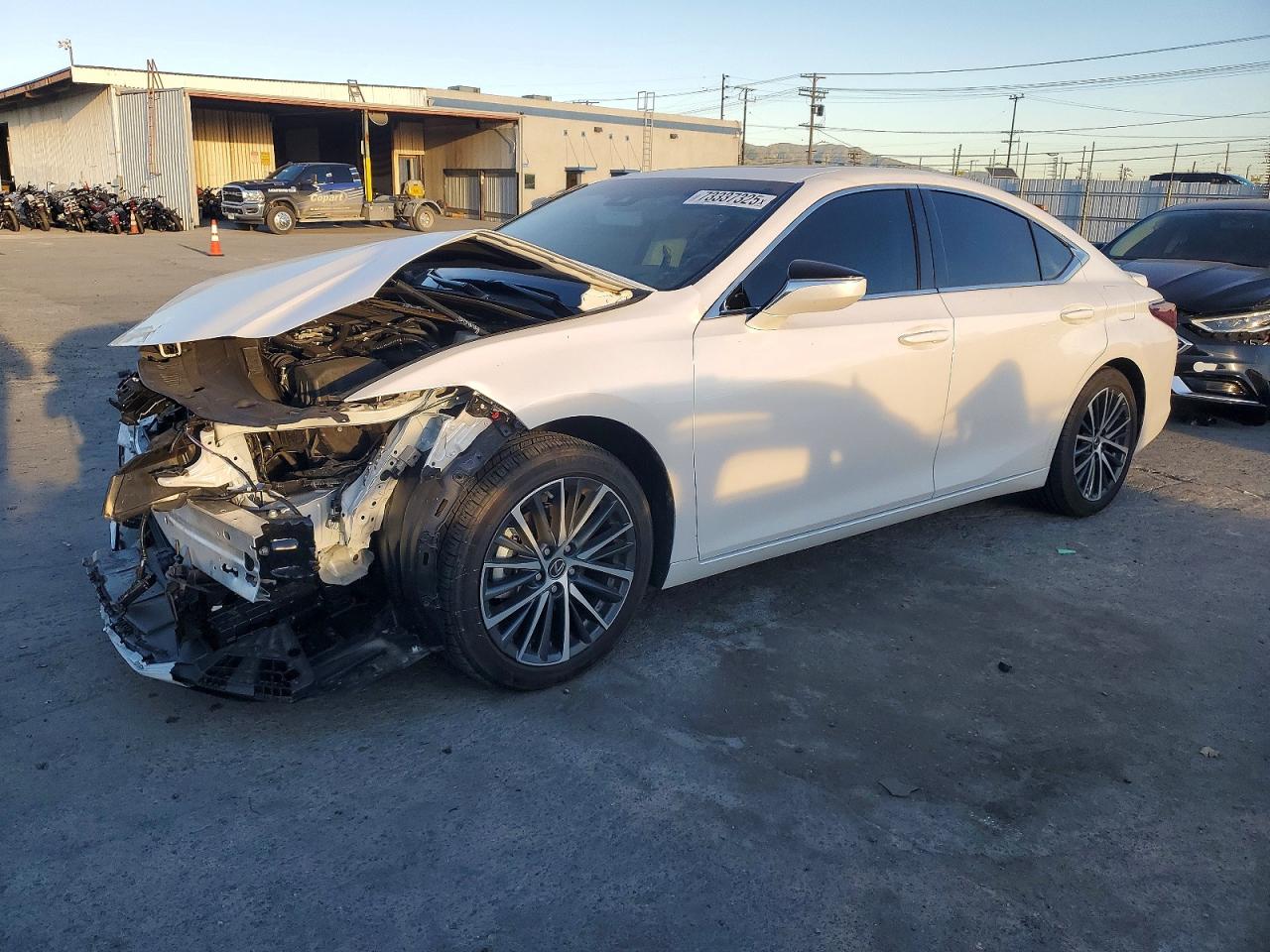 2025 LEXUS ES
