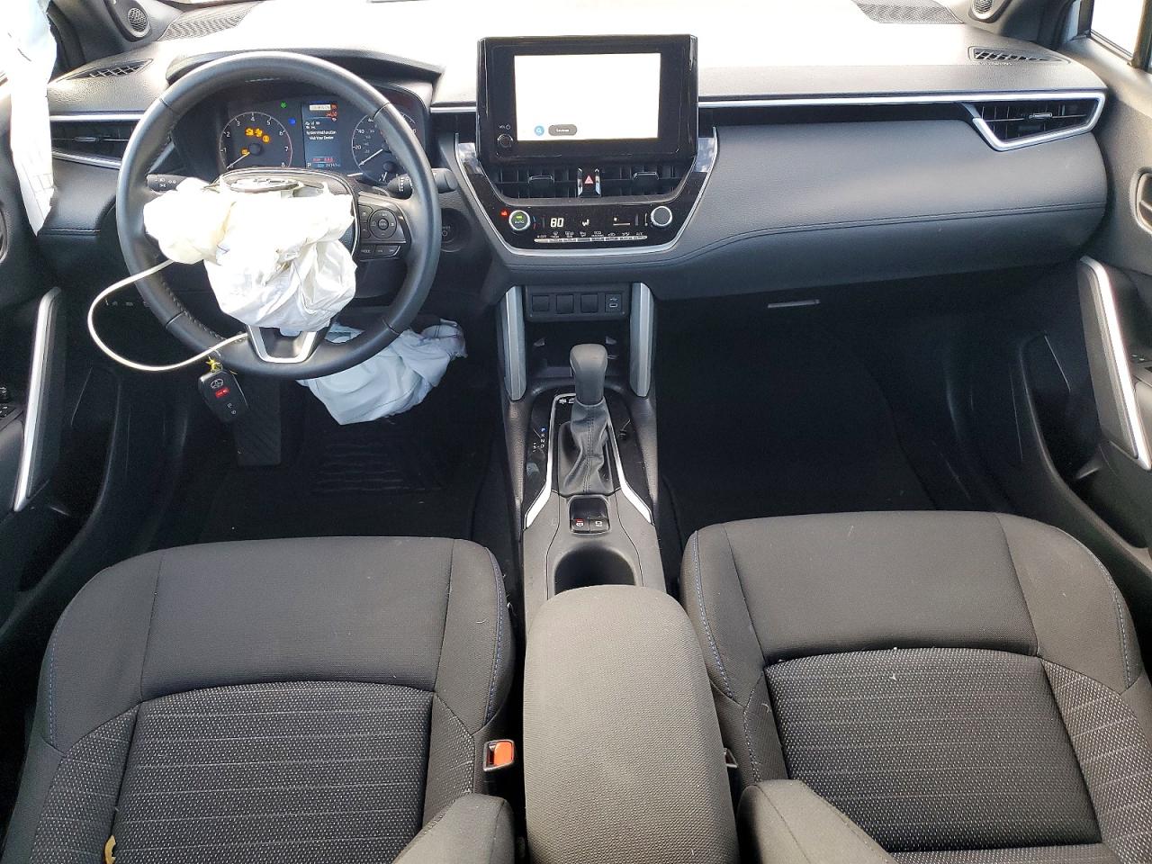 2025 TOYOTA COROLLA CROSS SE photo 8