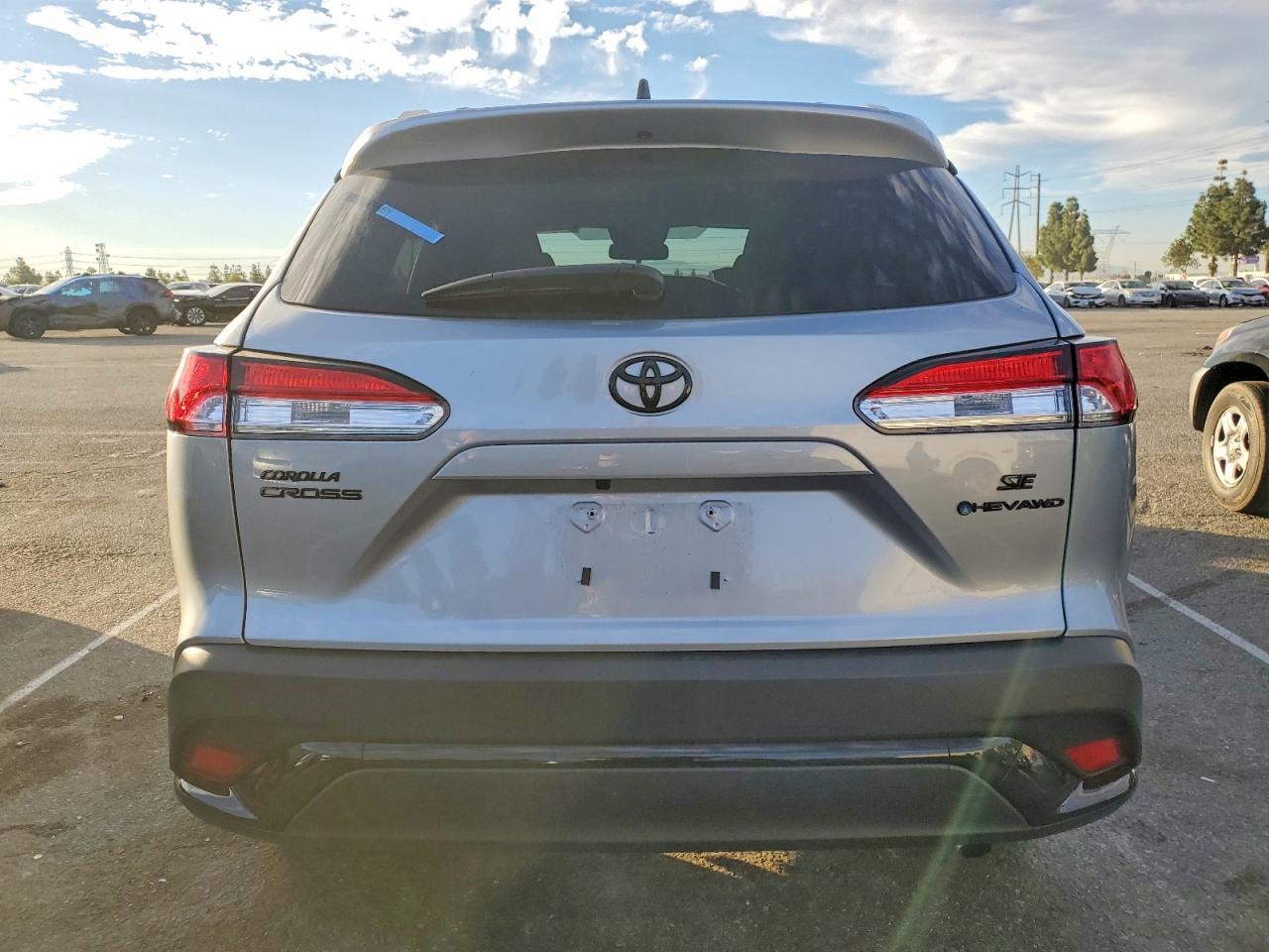 2025 TOYOTA COROLLA CROSS SE photo 6