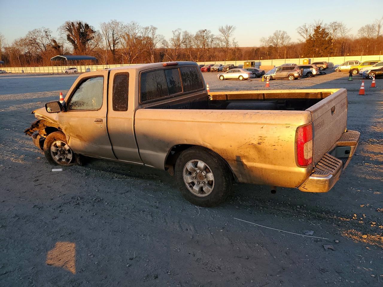 2000 NISSAN FRONTIER KING CAB XE photo 3