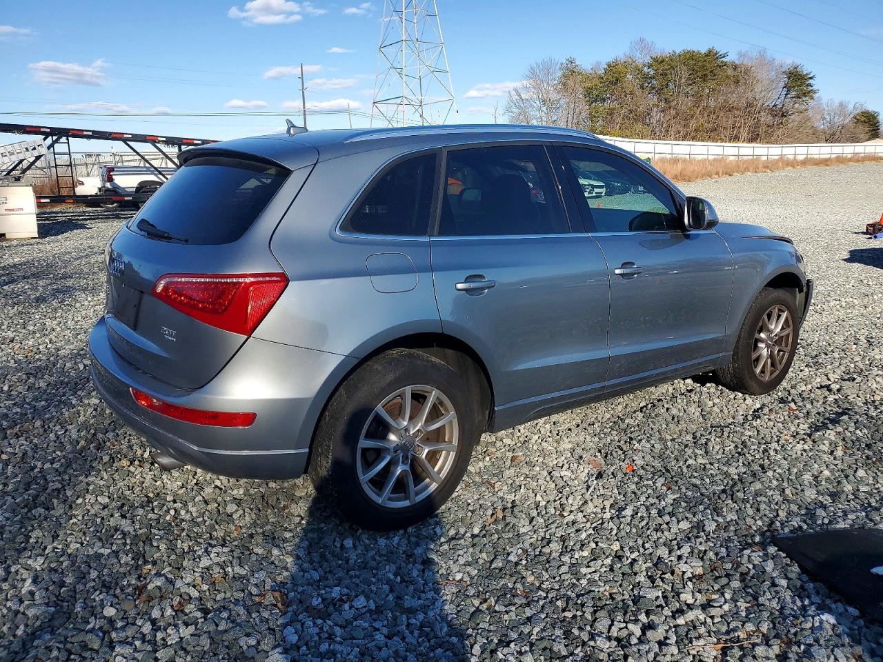 2011 AUDI Q5 PREMIUM PLUS photo 3
