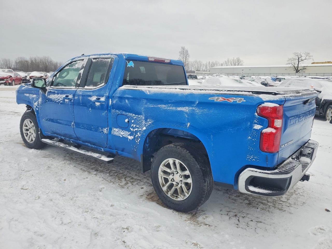 2024 CHEVROLET SILVERADO K1500 LT photo 3