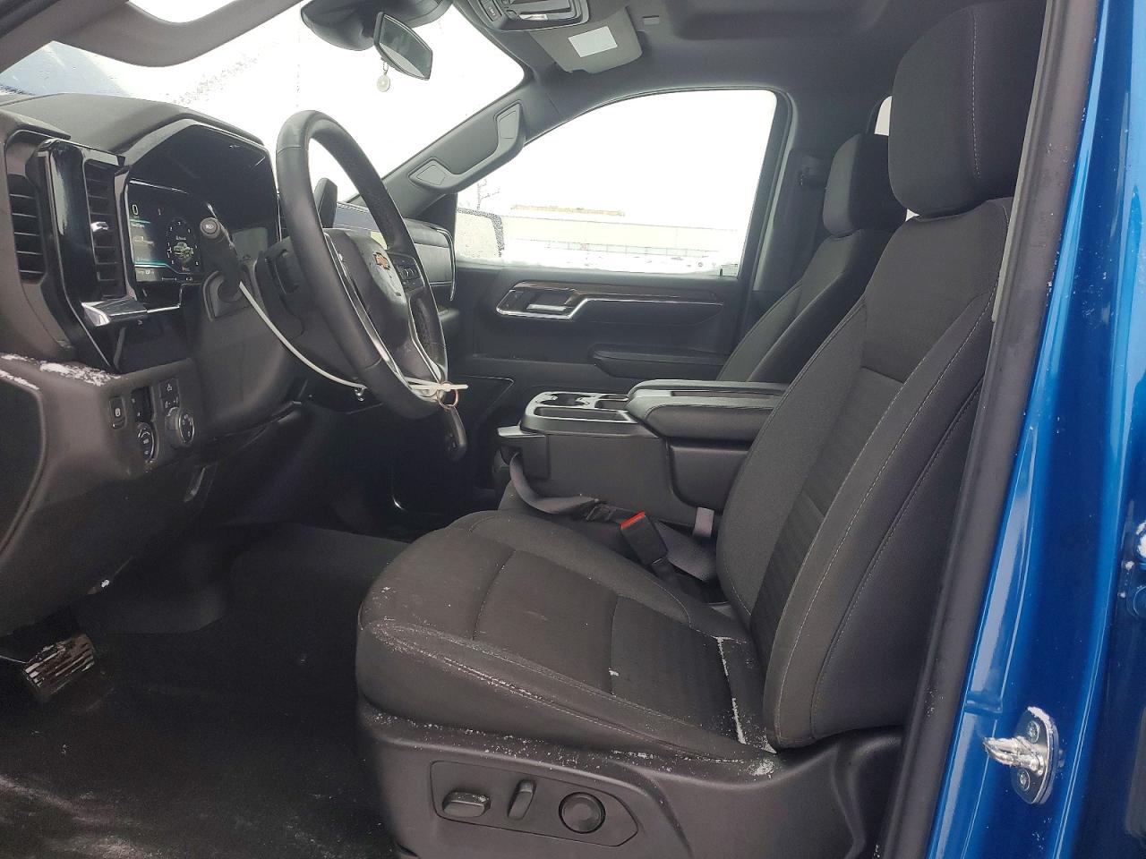2024 CHEVROLET SILVERADO K1500 LT photo 13