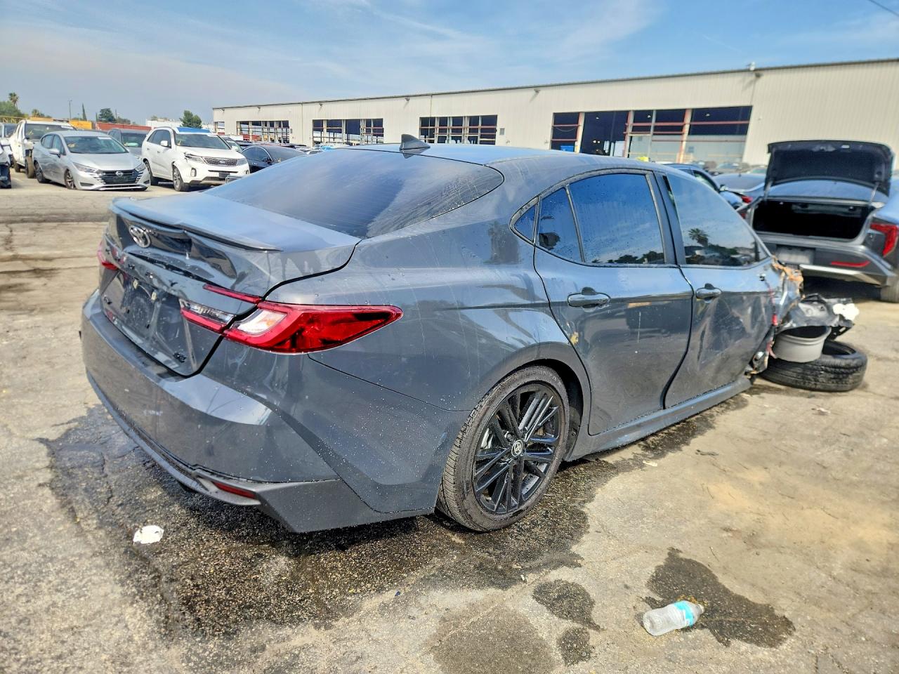 2025 TOYOTA CAMRY SE photo 5