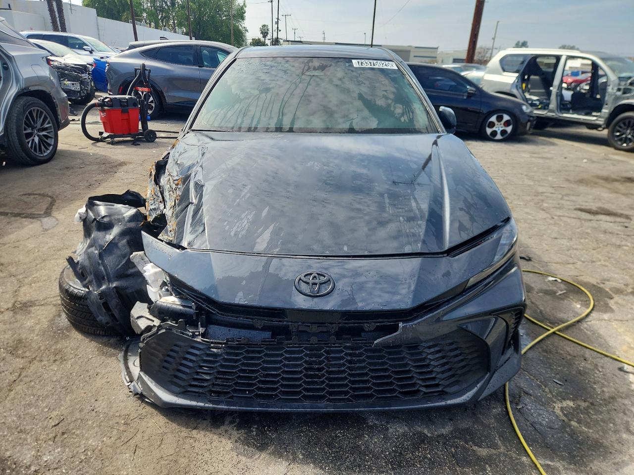 2025 TOYOTA CAMRY SE photo 9