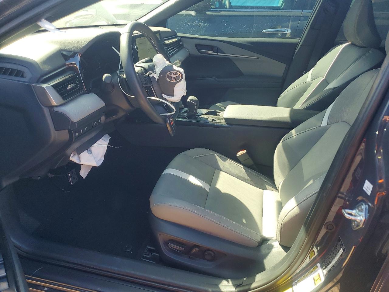 2025 TOYOTA CAMRY SE photo 13