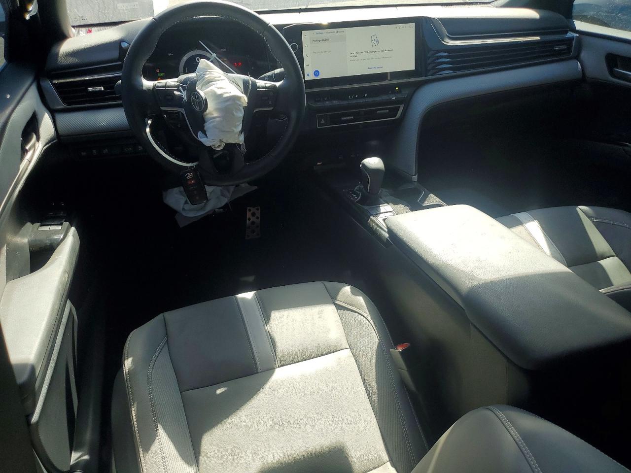 2025 TOYOTA CAMRY SE photo 15