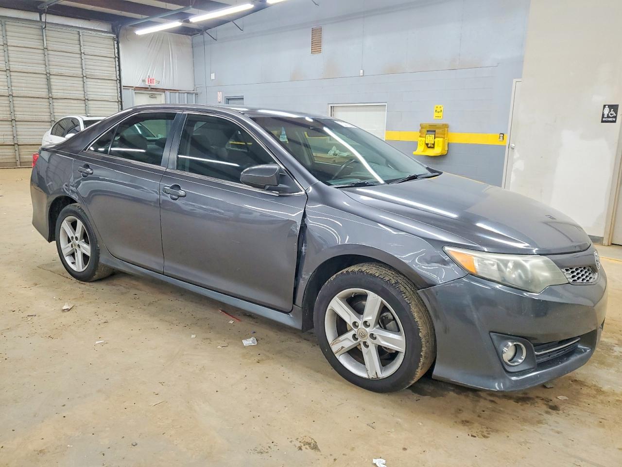 2013 TOYOTA CAMRY L photo 7