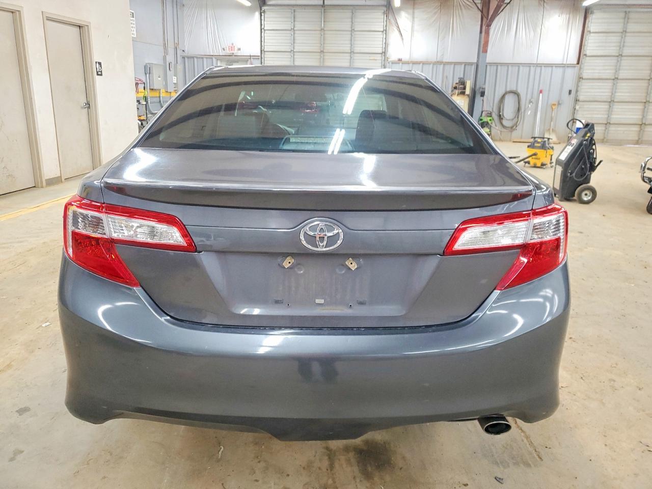 2013 TOYOTA CAMRY L photo 11