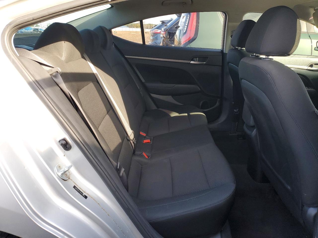 2019 HYUNDAI ELANTRA SEL photo 10