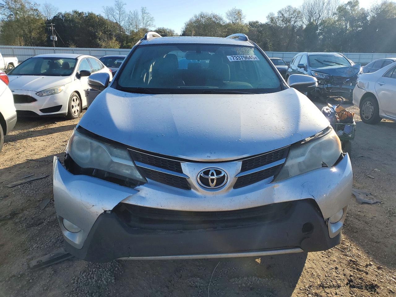 2015 TOYOTA RAV4 XLE photo 9