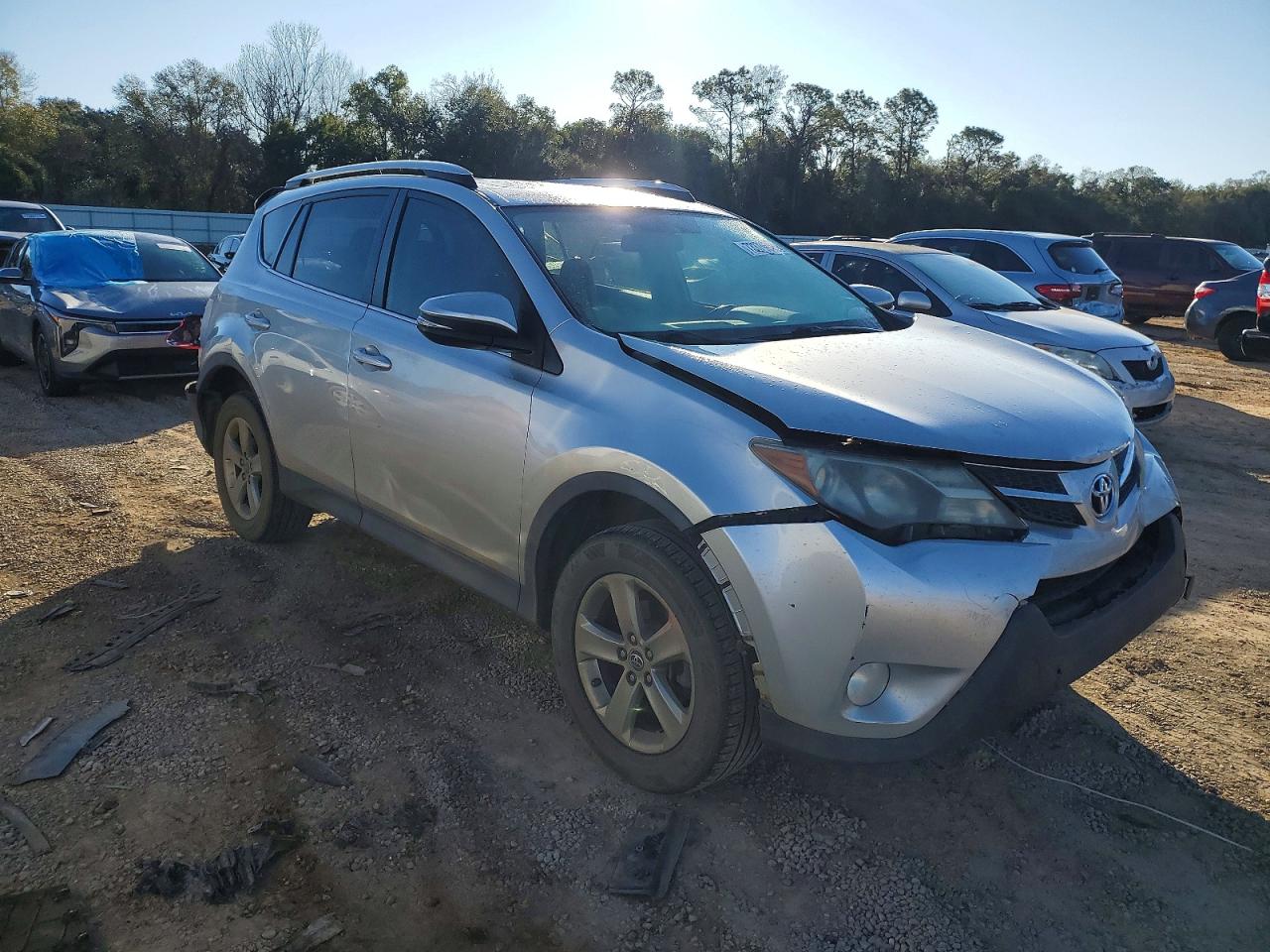 2015 TOYOTA RAV4 XLE photo 7