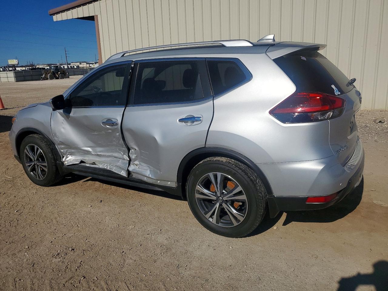 2019 NISSAN ROGUE S photo 2