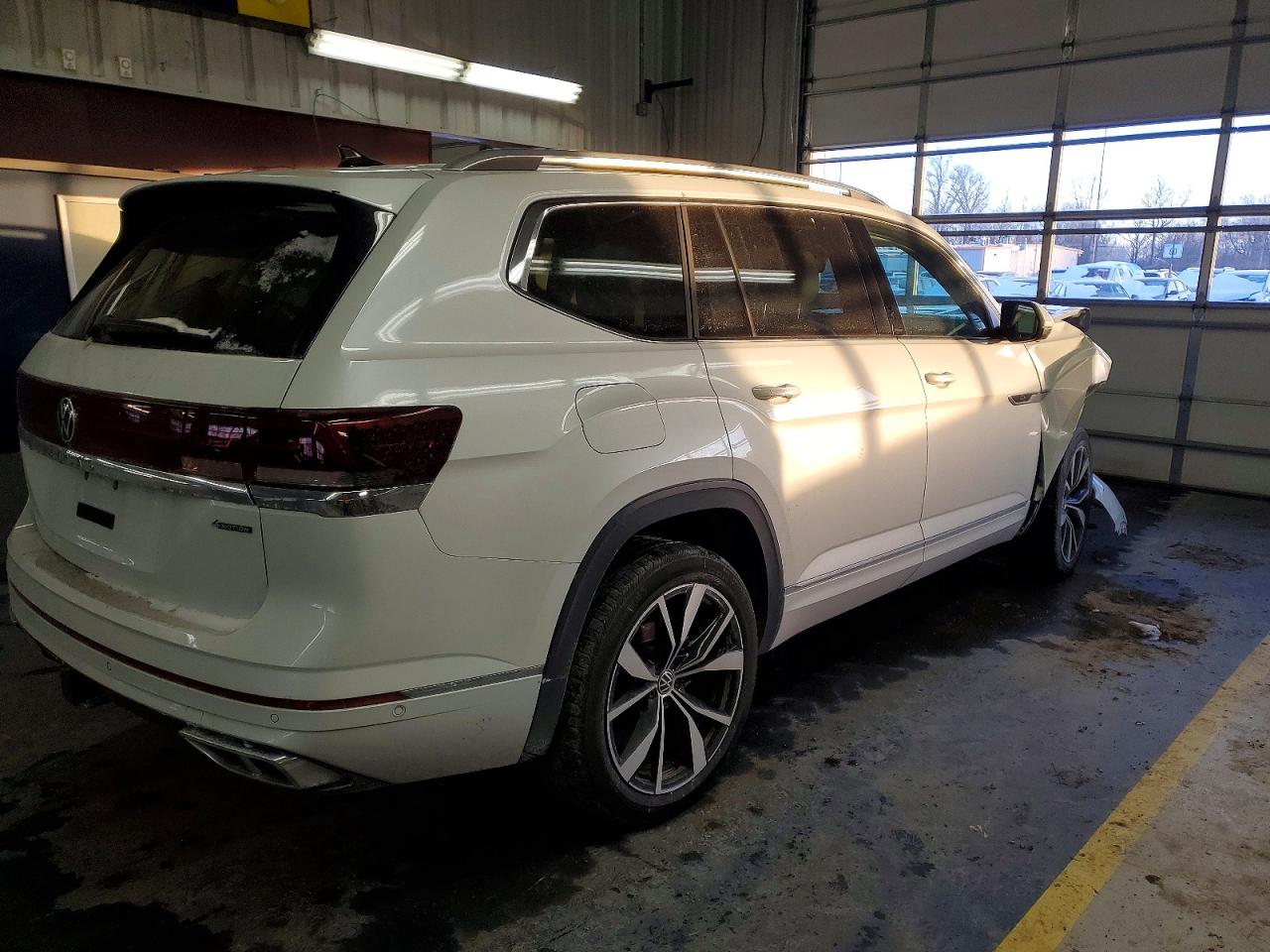 2024 VOLKSWAGEN ATLAS SEL PREMIUM R-LINE photo 3