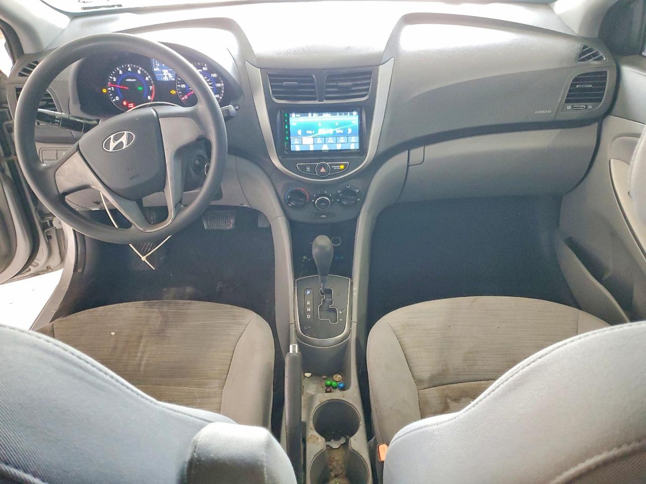 2017 HYUNDAI ACCENT SE photo 8