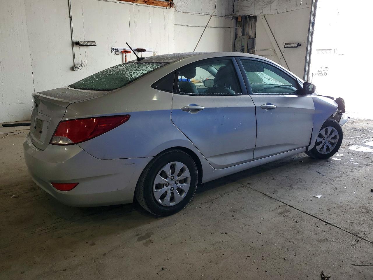 2017 HYUNDAI ACCENT SE photo 3