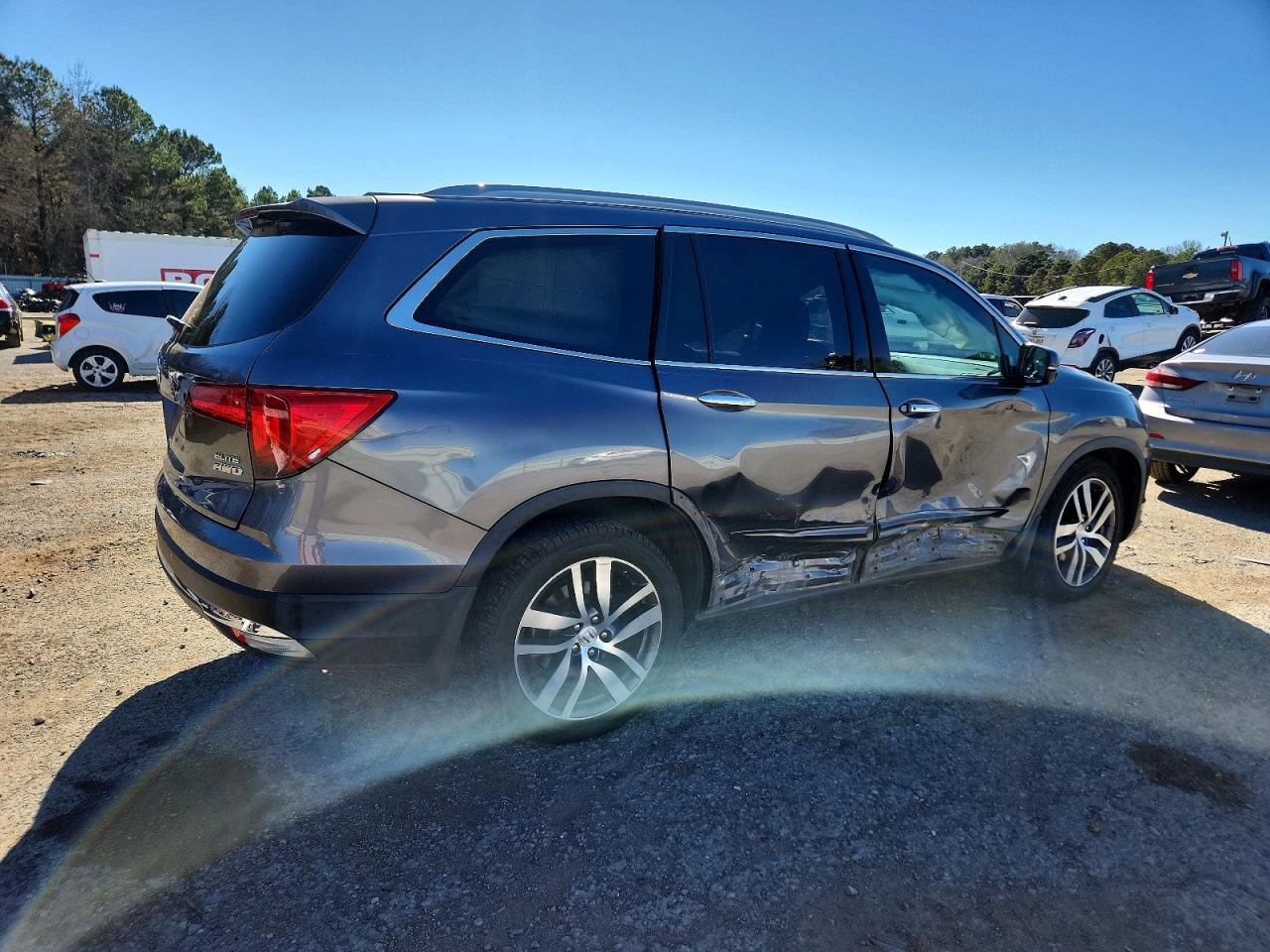 2016 HONDA PILOT ELITE photo 7