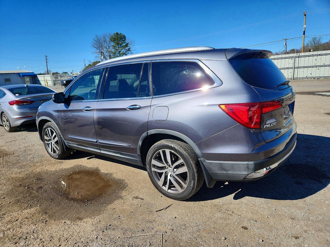 2016 HONDA PILOT ELITE photo 4
