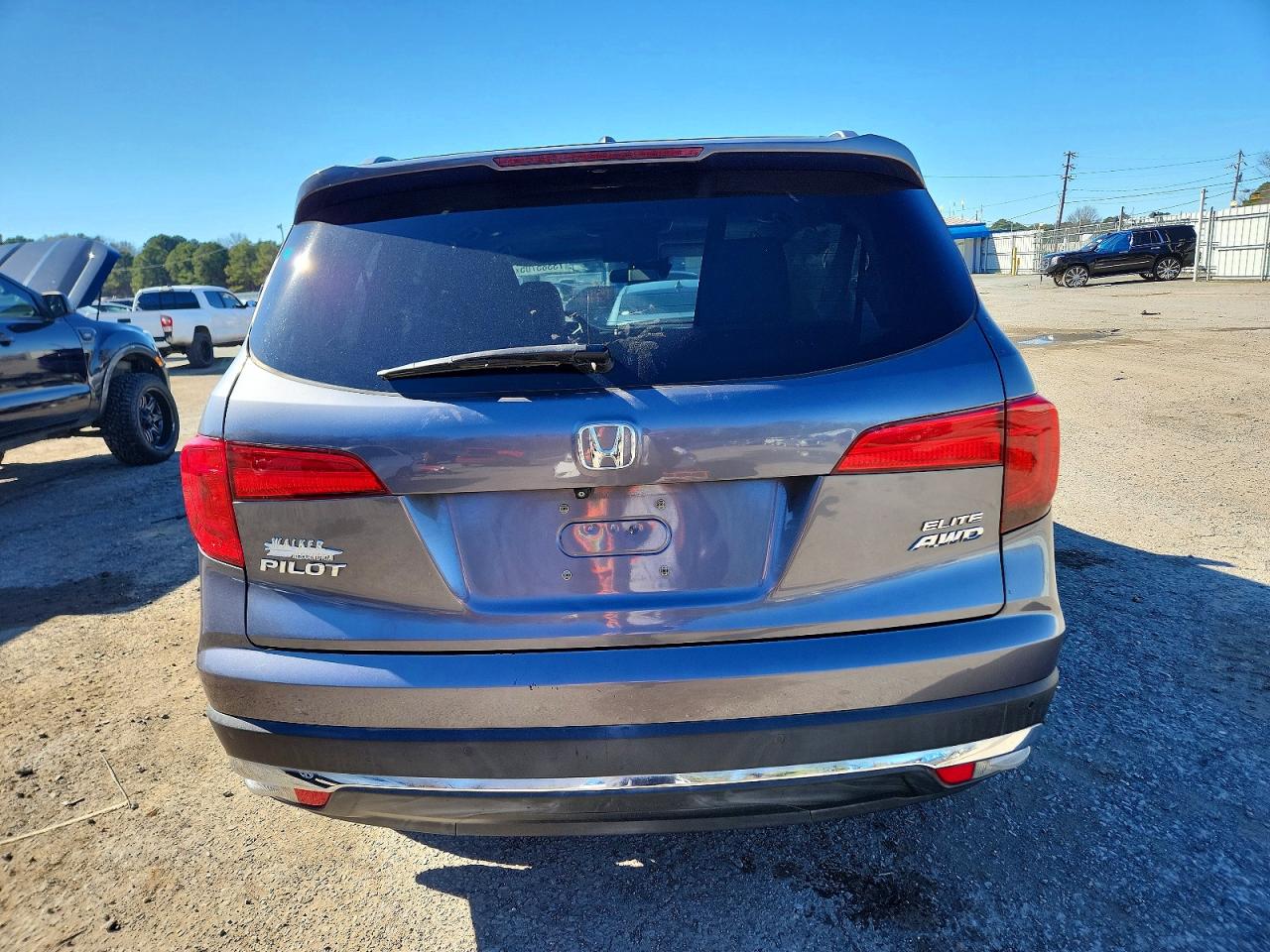 2016 HONDA PILOT ELITE photo 16