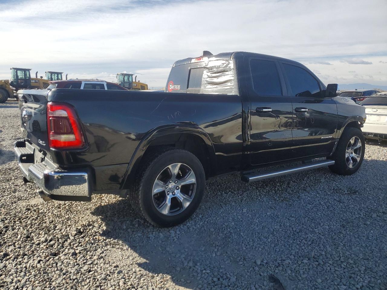 2019 RAM 1500 LARAMIE photo 3