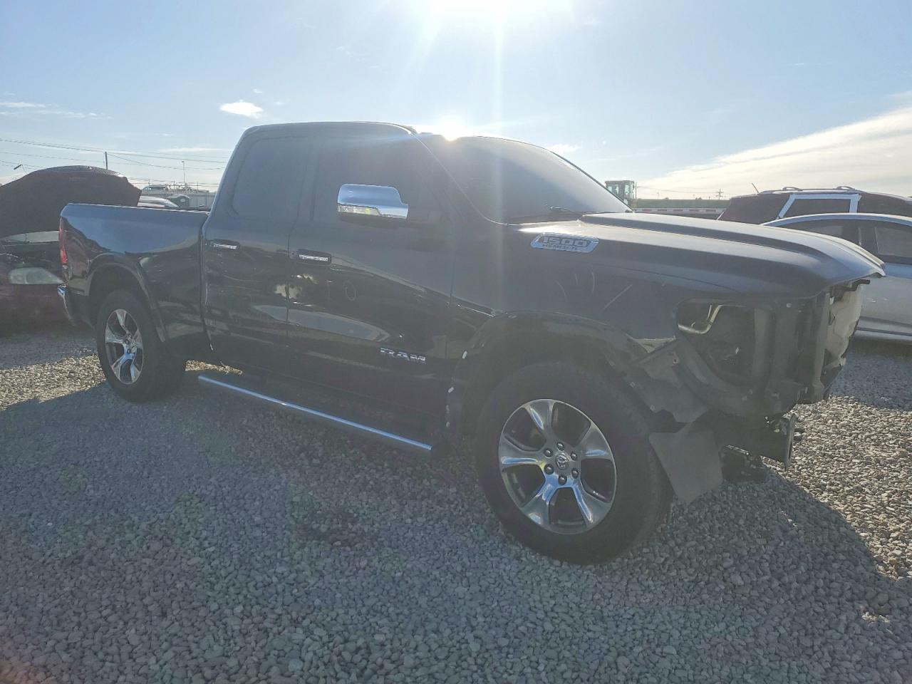 2019 RAM 1500 LARAMIE photo 4