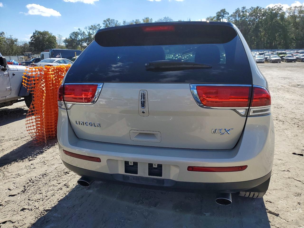 2014 LINCOLN TOWNHOUSE MKX photo 11