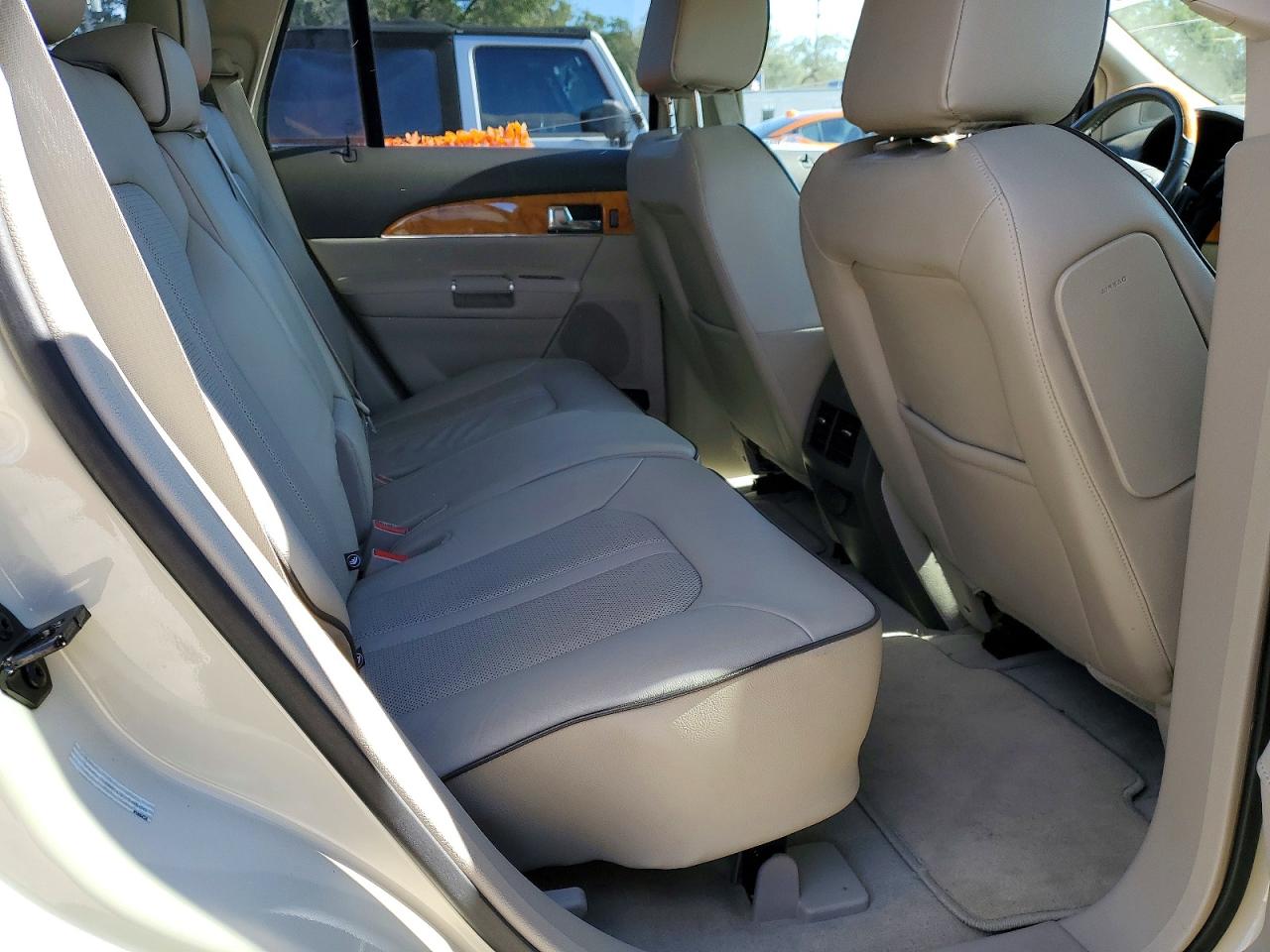 2014 LINCOLN TOWNHOUSE MKX photo 21
