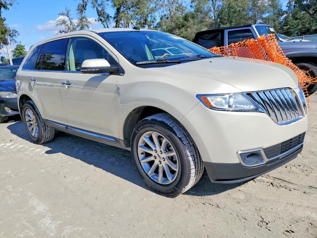 2014 LINCOLN TOWNHOUSE MKX photo 7