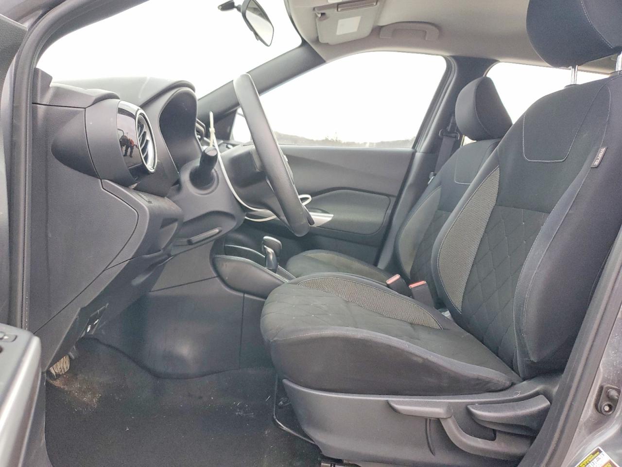 2018 NISSAN KICKS S photo 7