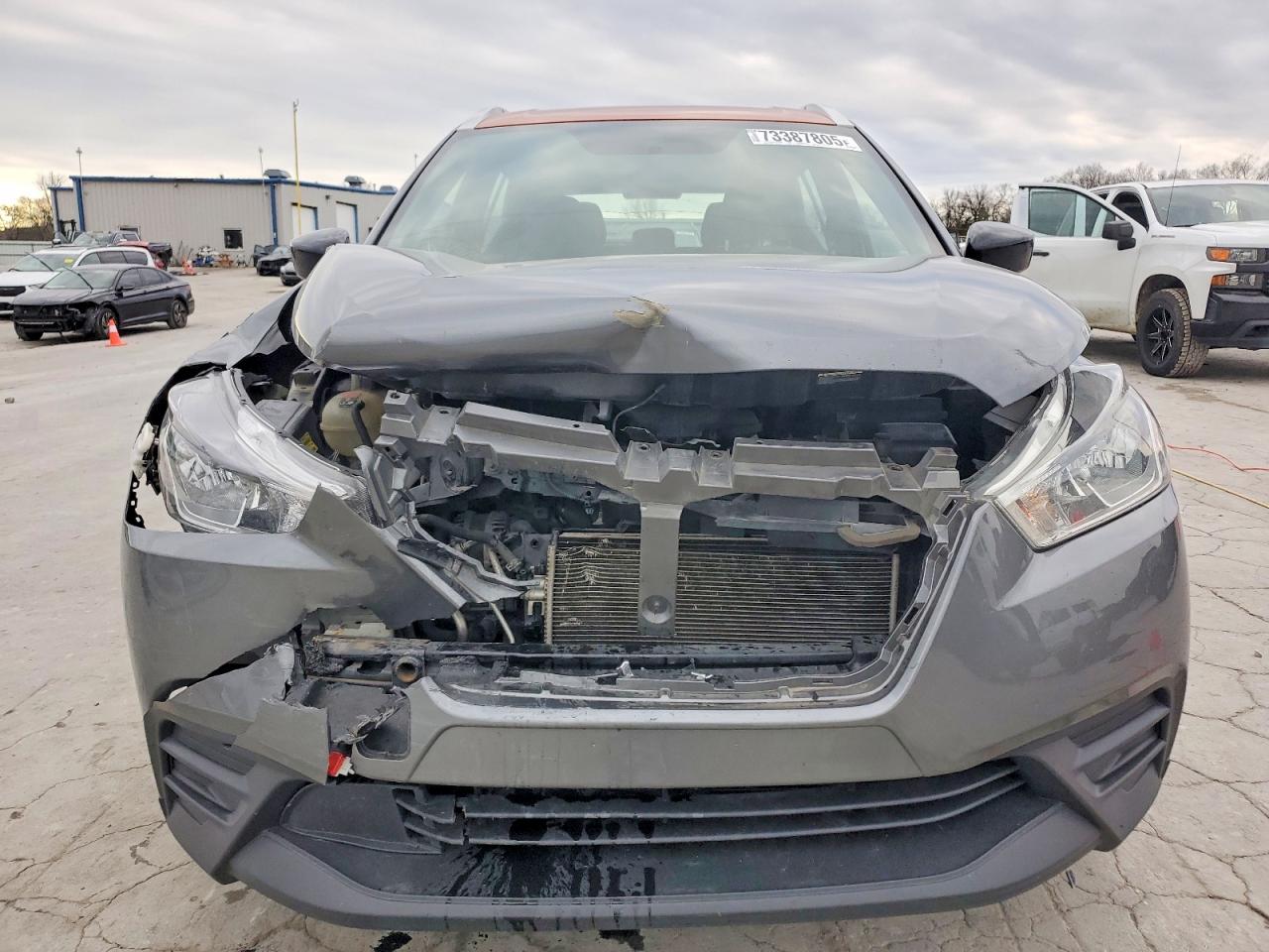 2018 NISSAN KICKS S photo 5