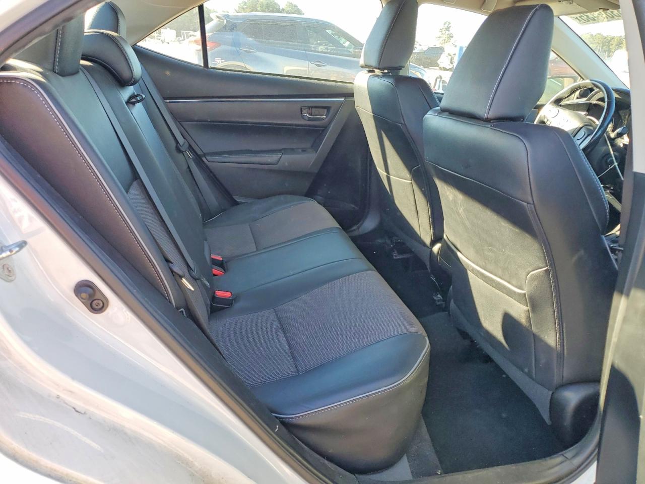 2015 TOYOTA COROLLA L photo 10