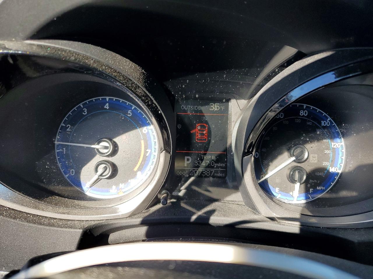 2015 TOYOTA COROLLA L photo 9
