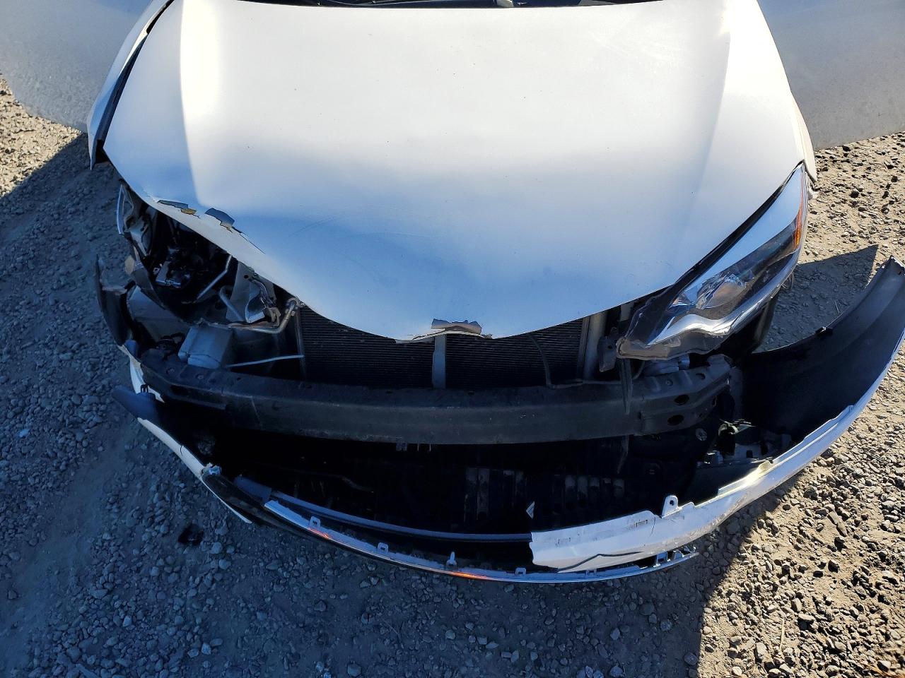 2015 TOYOTA COROLLA L photo 11