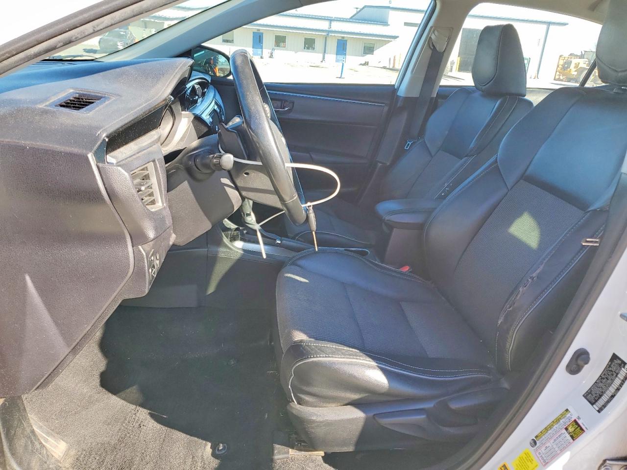 2015 TOYOTA COROLLA L photo 7