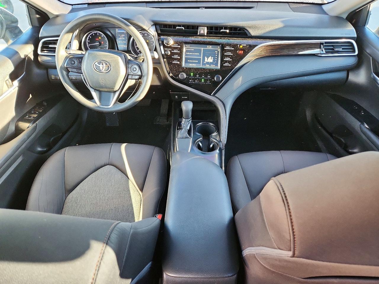 2018 TOYOTA CAMRY L photo 8