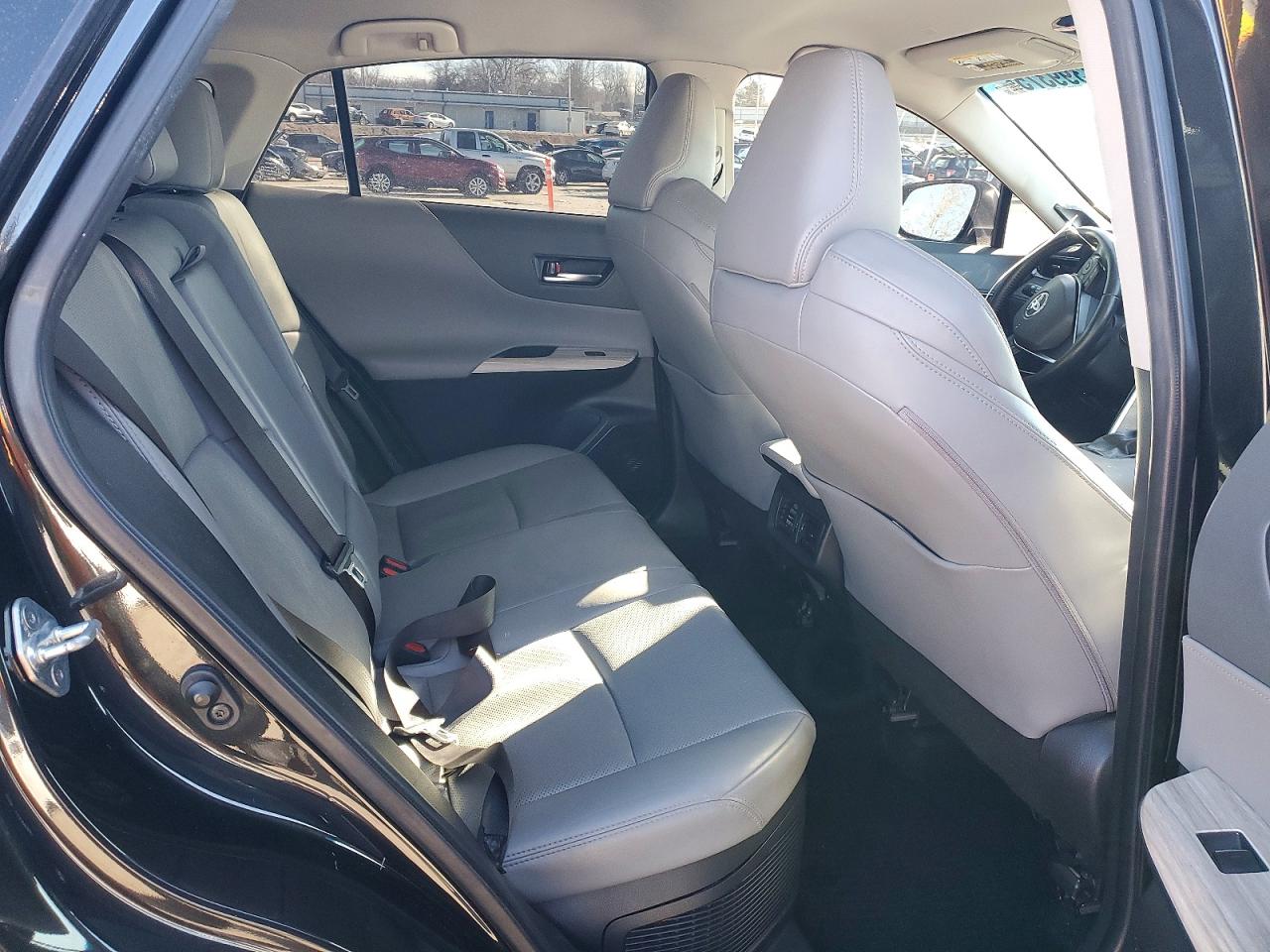 2023 TOYOTA VENZA LE photo 21
