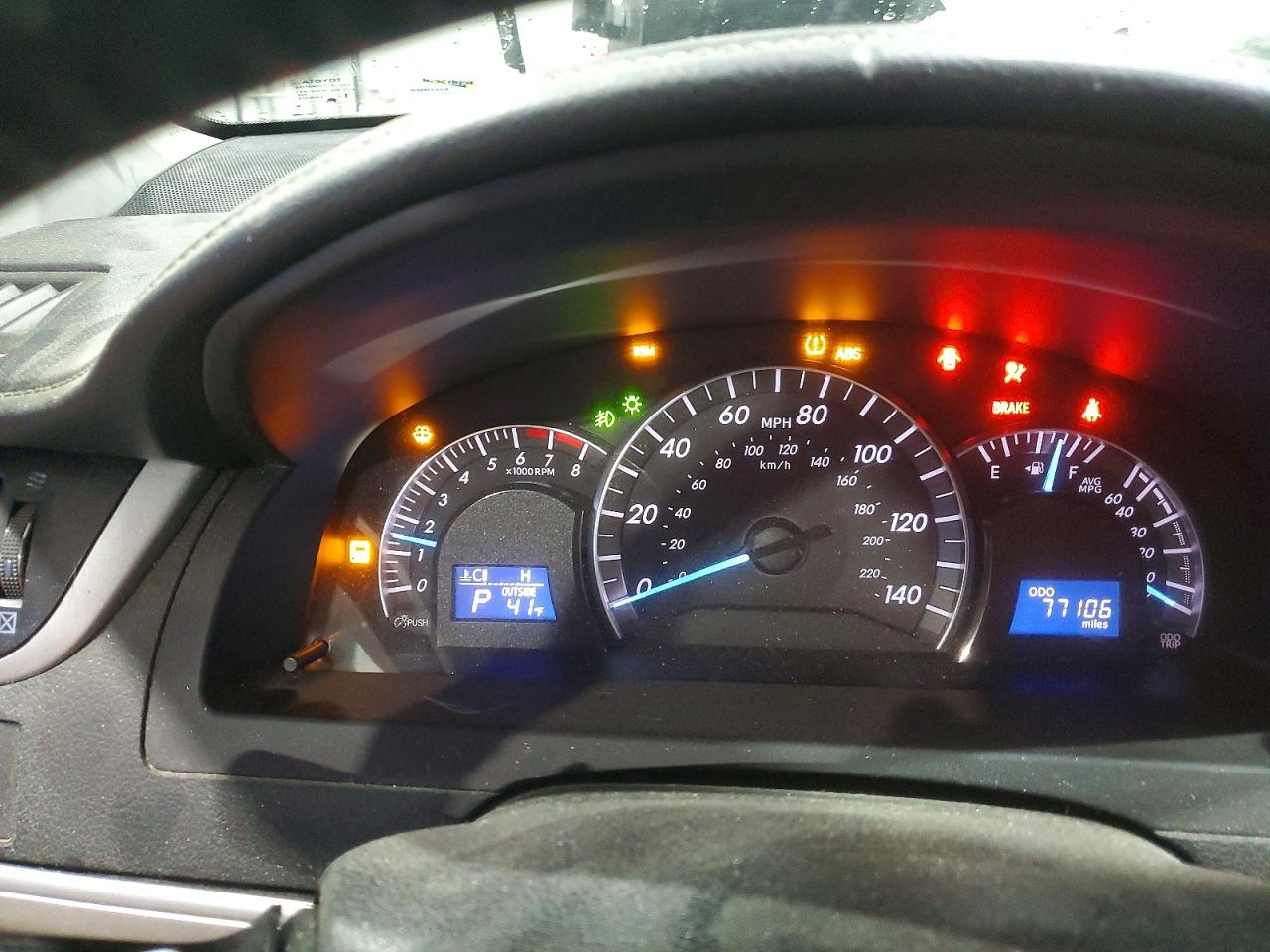 2014 TOYOTA CAMRY SE photo 9