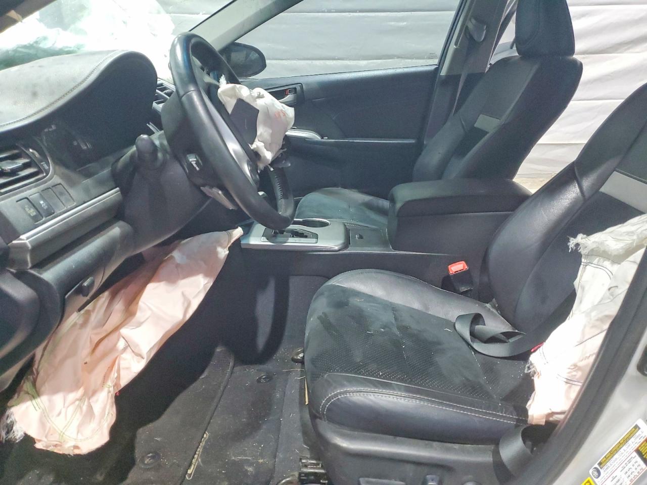 2014 TOYOTA CAMRY SE photo 7