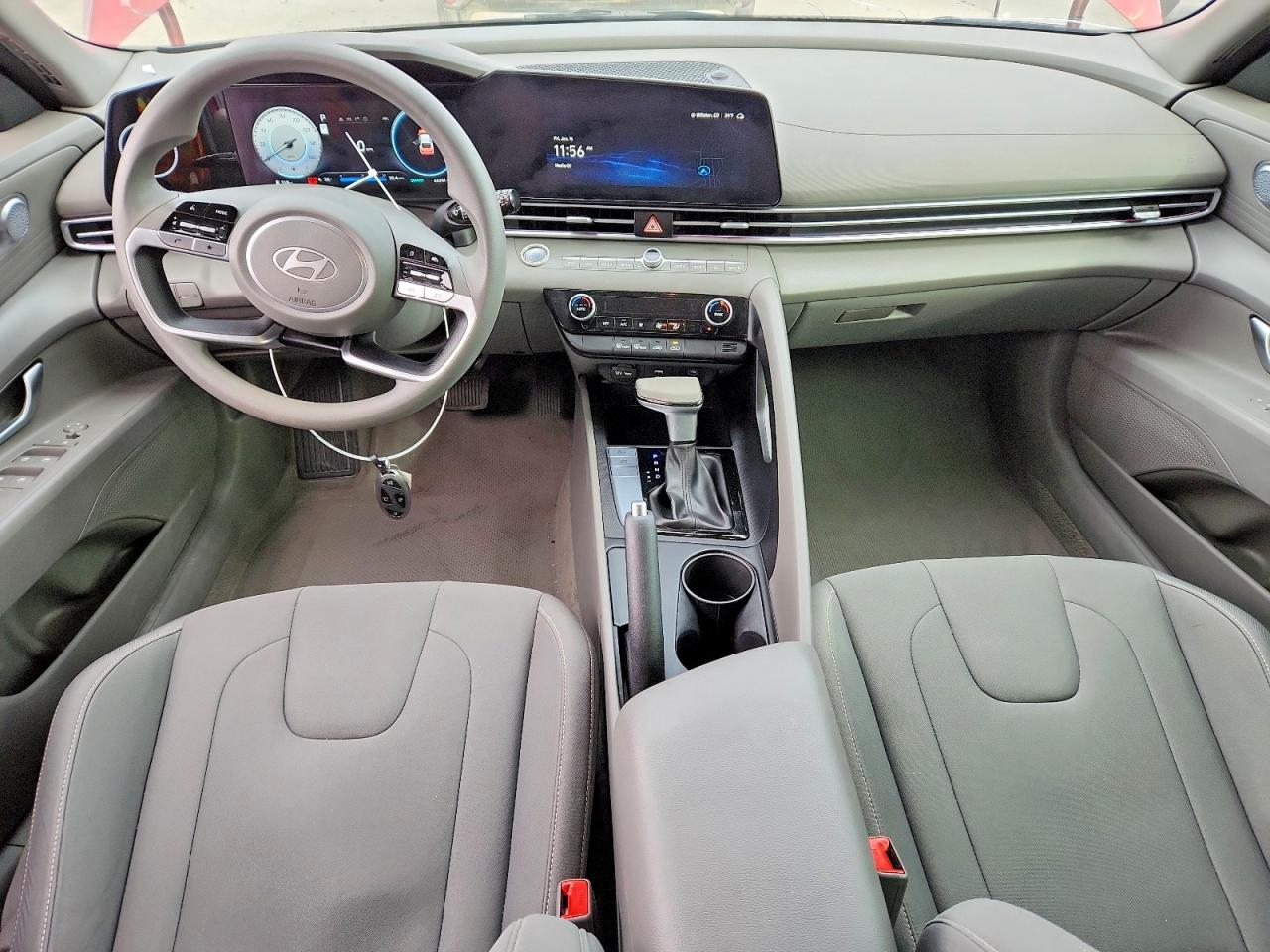 2024 HYUNDAI ELANTRA SEL photo 15