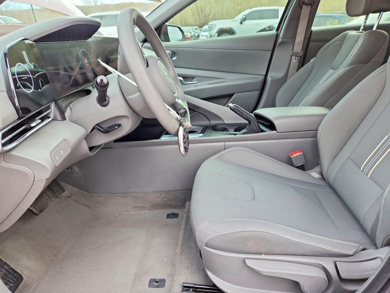 2024 HYUNDAI ELANTRA SEL photo 13
