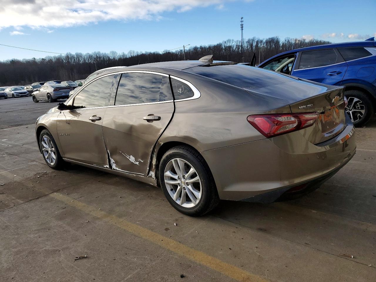 2020 CHEVROLET MALIBU LT photo 4